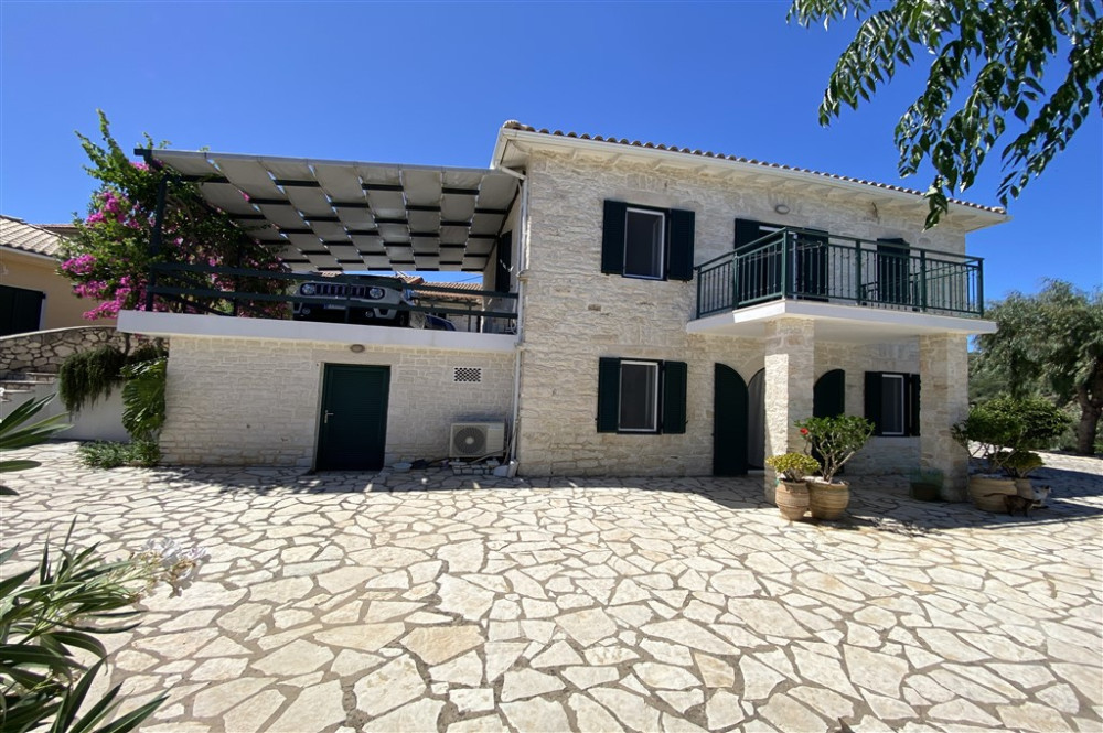 Meganisi Village Charm 01.jpg